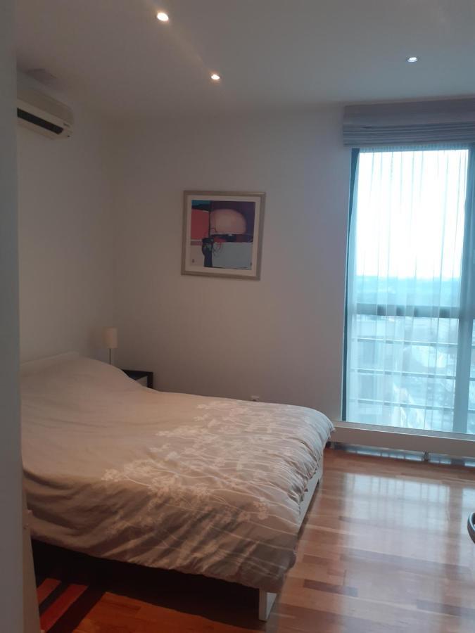 Luxury Apartment In Skyscraper Vilnius Luaran gambar