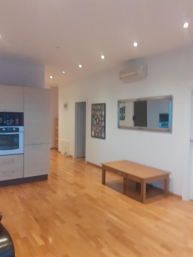 Luxury Apartment In Skyscraper Vilnius Luaran gambar