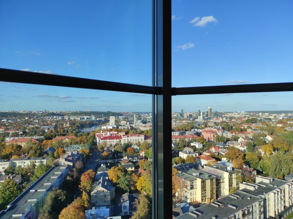 Luxury Apartment In Skyscraper Vilnius Luaran gambar