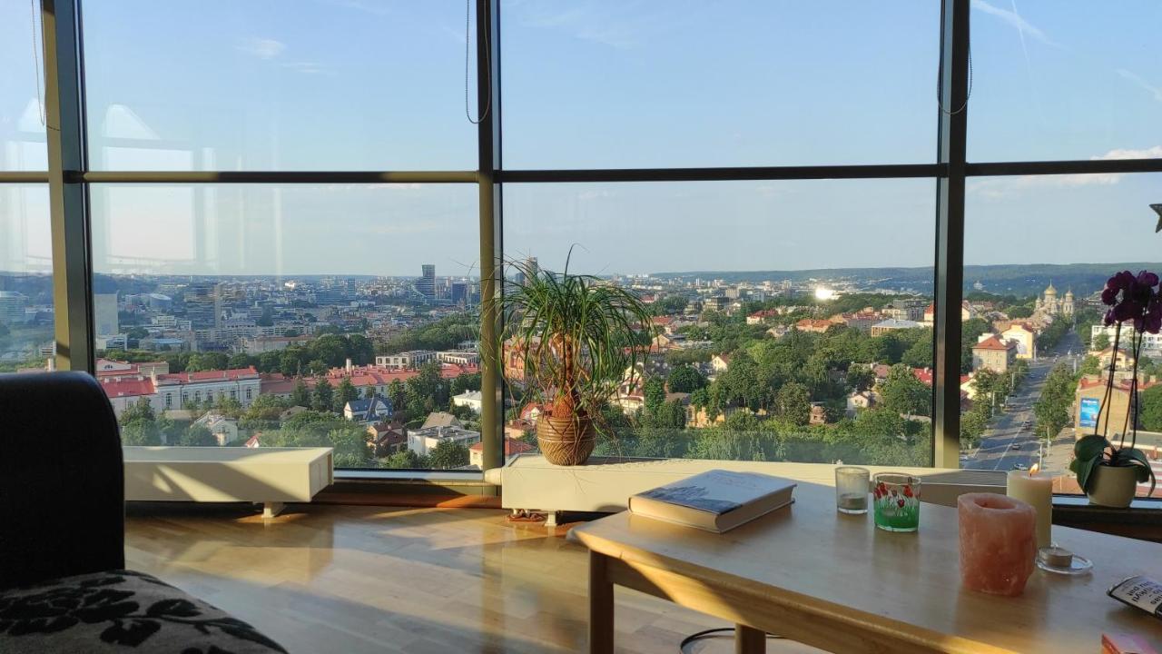 Luxury Apartment In Skyscraper Vilnius Luaran gambar