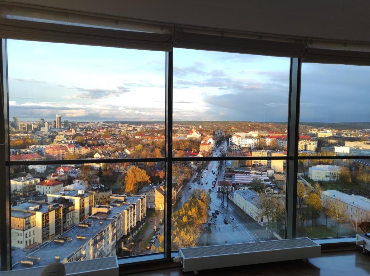 Luxury Apartment In Skyscraper Vilnius Luaran gambar