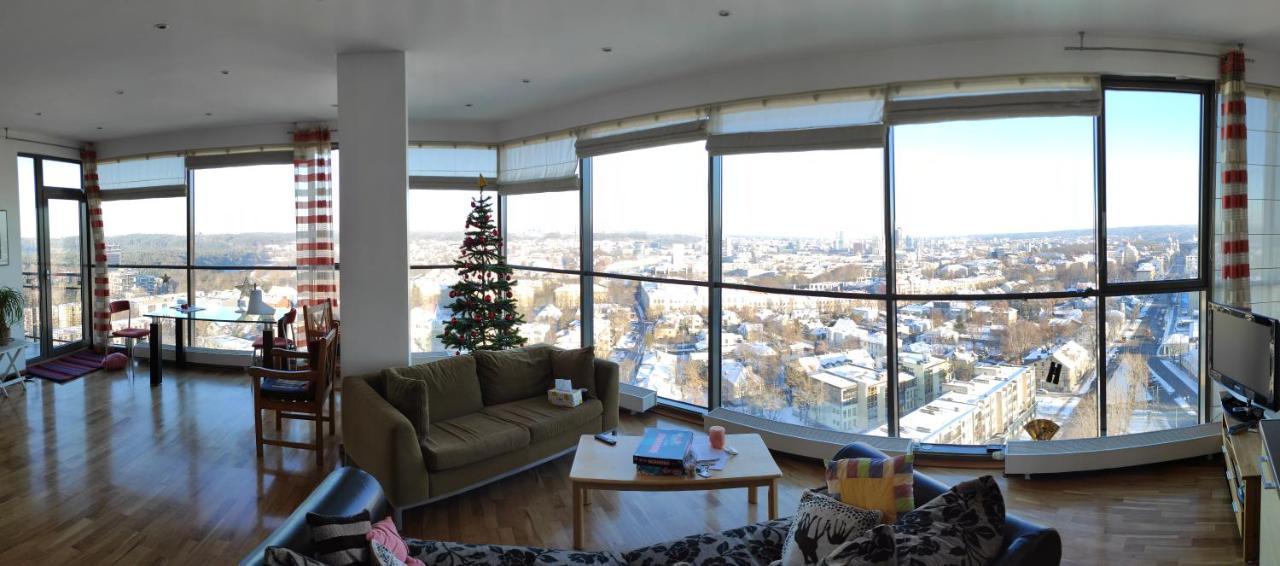 Luxury Apartment In Skyscraper Vilnius Luaran gambar